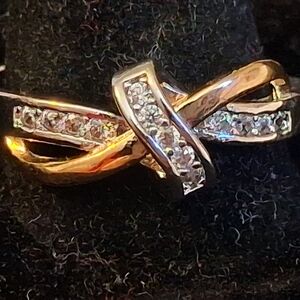 Goldtone and Silvertone Women's Bow Design Ring With Faux Diamonds 11 1/2